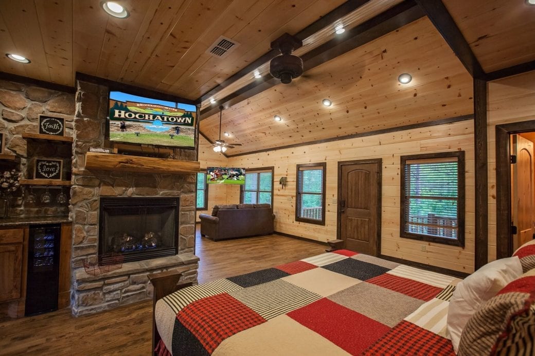 #Honeymoon | Broken Bow, OK | Blue Beaver Cabins