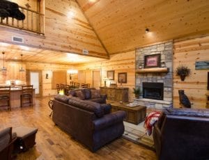 Photo of a Luxurious Blue Beaver Cabin. Click Here to Learn What to Do in Broken Bow.