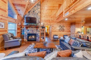 Hi Bear Nation cabin rental in Broken bow has modern furnishings and is pet friendly